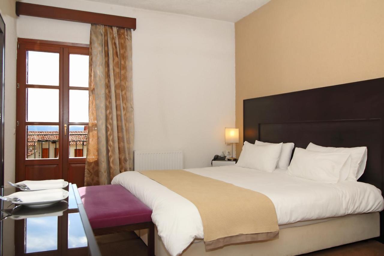 Boutique Hotel Parnassia Arachova Bagian luar foto