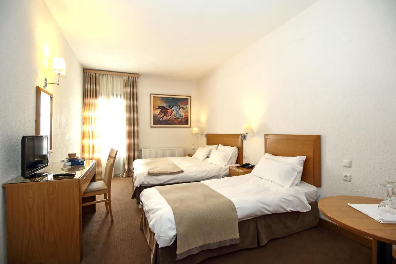Boutique Hotel Parnassia Arachova Bagian luar foto